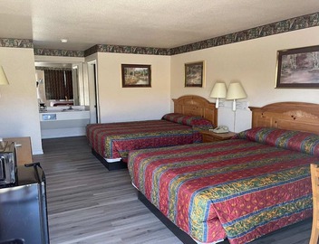 2 Queen Beds Non-Smoking 3