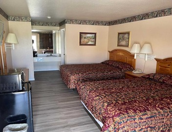2 Queen Beds Non-Smoking 5