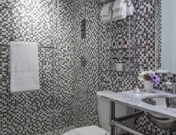 Spacious Room in Chic SoHo Hotel w/Rooftop Bar & Stunning Hudson River Views 3