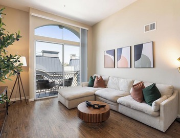 Zircon Zen - Quiet retreat 2BR Pool, Jacuzzi Marina 2