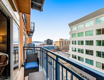 Emerald City Escape with Pool and Parking! 5