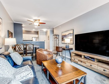 Emerald City Escape with Pool and Parking! 4