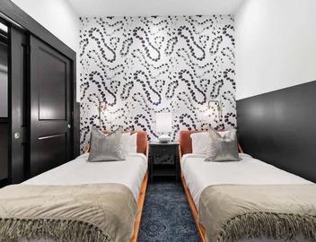 Luxury 2 Bedroom Downtown Suite 3