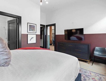 Rooftop Pool | Full Kitchen | Game Room | Hotel 3