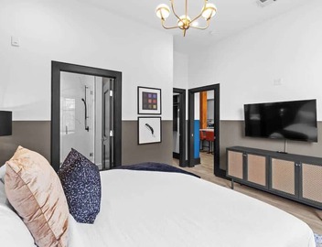 4Bed/4BA Connecting Suites Double the Space Hotel 2