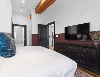 2BR/2BA Rooftop Pool | Gym | Game Room Hotel 4