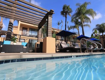 Stay Near The Bustling Port of Long Beach | Amazing Hotel w/Heated Pool 5