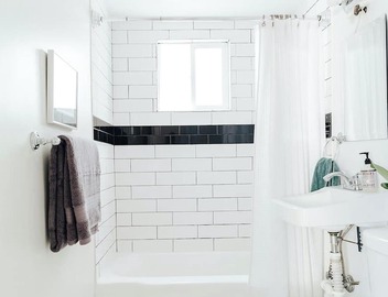 Walk to Rodeo Drive and the Stylish Shops and Restaurants - Comfy One-Bedroom 4