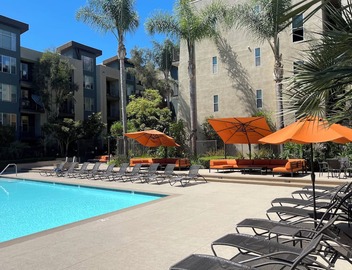 Charming 2-bedroom apartment by LAX with every amenities you will require & more 3