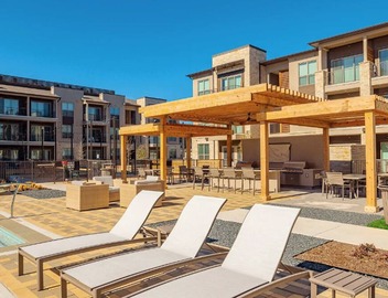 Landing | Modern 1BD, Yoga Studio, Gym 3