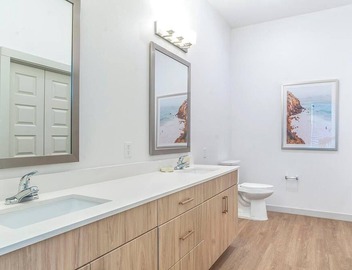 Landing | Modern 1BD, Yoga Studio, Gym 4