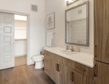 Landing | Modern 1BD, Gym, Yoga Studio 5