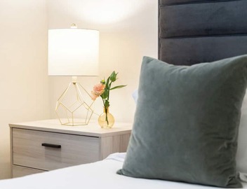 Remodeled 2BDR in Heart of Hollywood w/Courtyard | Art Deco by AvantStay 2