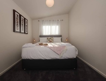 The Little Lollyshop Apartment in Battery Point 5