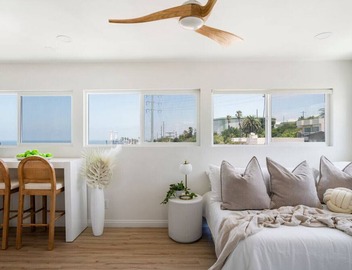 Ocean Views! 3 Mins Walk to Strand&Beach + Parking 5
