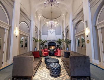 Cozy Room in SF Downtown near Union Square – Modern Amenities & Italian Cuisine 4