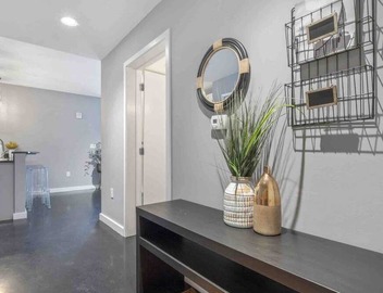 Lovely 2BD 2BTH Thorton Park Condo w/secure parking 4