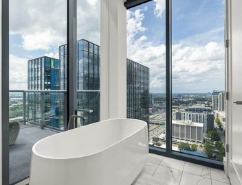 28th Floor Corner - La vita è bella Penthouse by ALR 4