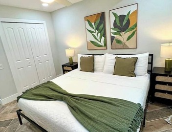 Modern Boho- 4/3-King Beds/Pool! Pet friendly! 2