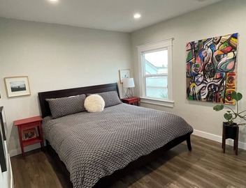 DISCOUNT Charming 3-bedroom Craftsman in Mid City with Backyard 3