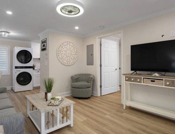 Cozy updated unit, across the street from beach + Free Attraction Tickets! 2