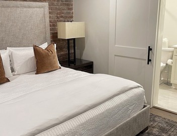Experience the Charm of New Orleans CBD: Prime Location, Walkable, and Spacious 4