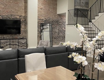 Experience the Charm of New Orleans CBD: Prime Location, Walkable, and Spacious 5
