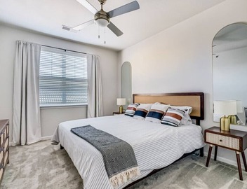 2xKing-Beds, Birkdale-Plaza-Vista, Shop-Eat-Play 2