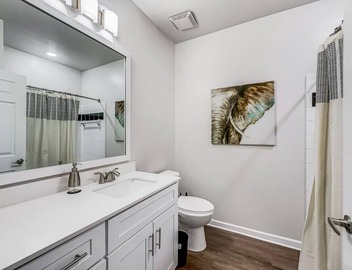 2xKing-Beds, Birkdale-Plaza-Vista, Shop-Eat-Play 5