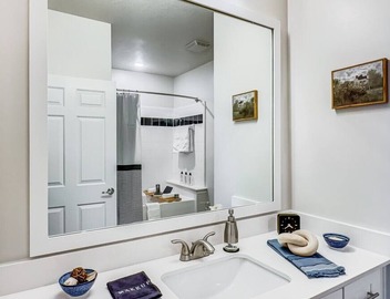 2xKing-Beds, Birkdale-Plaza-Vista, Shop-Eat-Play 3