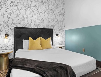 Downtown 3BR Penthouse with Private Terrace Hotel 5