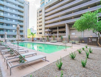 DT Escape with Pool + Gym + Parking + W/D + Balcony 4