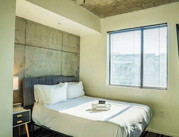 DT Escape with Pool + Gym + Parking + W/D + Balcony 2