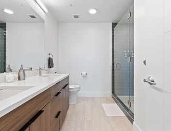 2bd/2ba Best style and location/Pool+spa/gym/pkg! 4