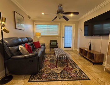 Gated | 5 min to Stadium | WD | Granite kit | Pool 3