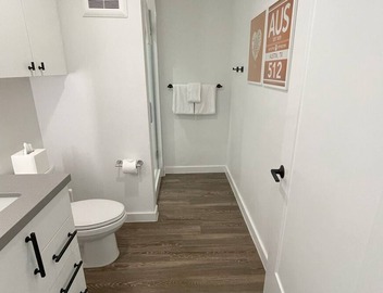 NEW Modern Urban Condo in Vibrant Downtown East ATX - Prime Location! 2