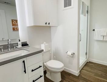 NEW Modern Urban Condo in Vibrant Downtown East ATX - Prime Location! 3