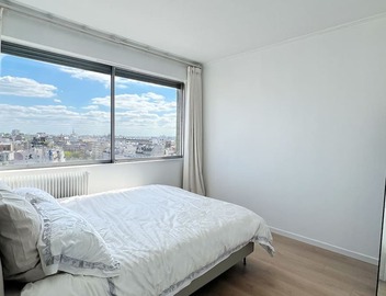 Near the Trendy Oberkampf District, Fully Renovated Apartment for 6 People 3