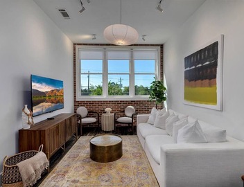 Loft Style Spacious Lux Apt 203, sleeps 6 2