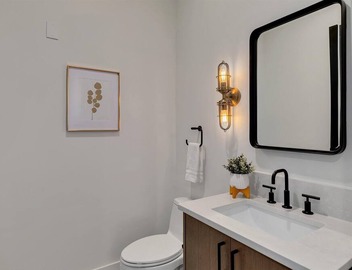 Loft Style Spacious Lux Apt 203, sleeps 6 3