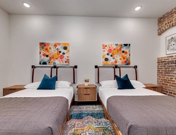Loft Style Spacious Lux Apt 203, sleeps 6 5