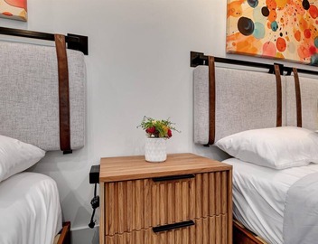 Loft Style Spacious Lux Apt 203, sleeps 6 2