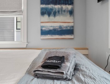 Rare Waterfront Luxury Penthouse Bearskin Neck 2