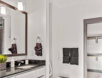 Reluxme | City Center High-Rise King 2BR + Skyline 4
