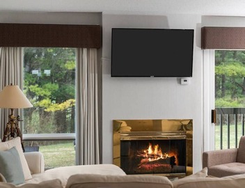 GT Resort Area I Fireplace + Golf Views 5