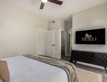 Macallister Luxe 1006 | Desert Views & Heated Pool 5