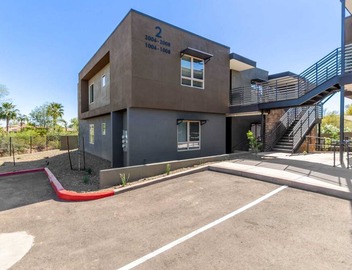 Macallister Luxe 1006 | Desert Views & Heated Pool 5