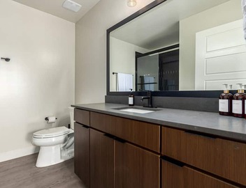 Macallister Luxe 1006 | Desert Views & Heated Pool 3