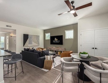 Macallister Luxe 1006 | Desert Views & Heated Pool 2