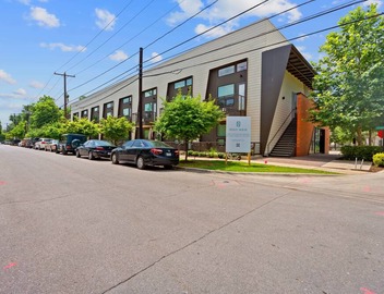 Cozy DT ATX Studio | Mins to Rainey St | Patio 5